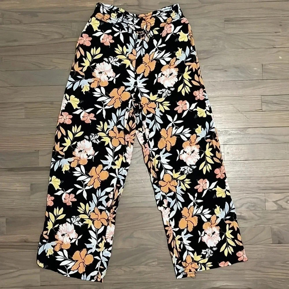 ROXY Black Floral Print Pull On Beach Pants. Size S - Picture 2 of 6
